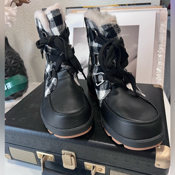 Torrid Plaid Cold Weather Insulated Bootie (WW) - Picture 3 of 6